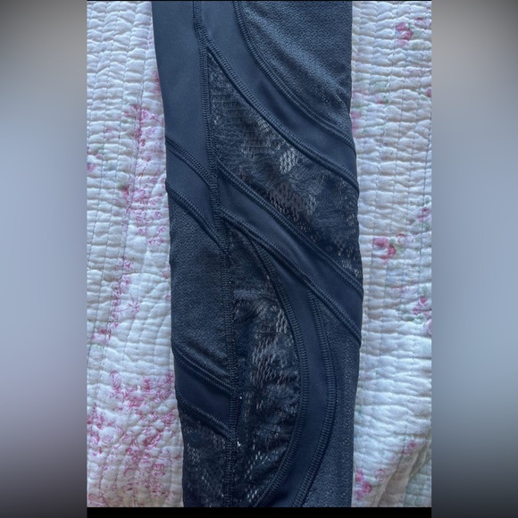 Lululemon - Picture 5 of 8